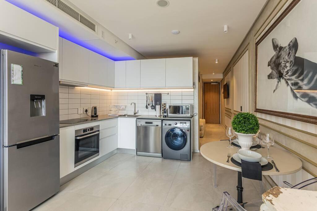 Apartment Luxury 1 Bed In Spectacular Location