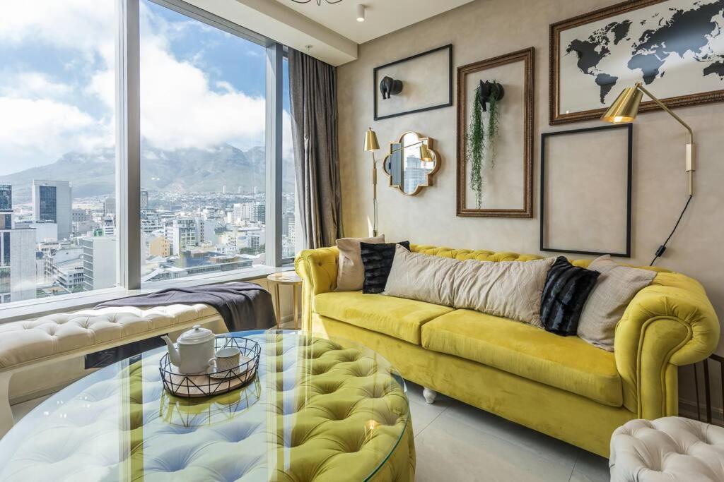 Luxury 1 Bed In Spectacular Location Cape Town