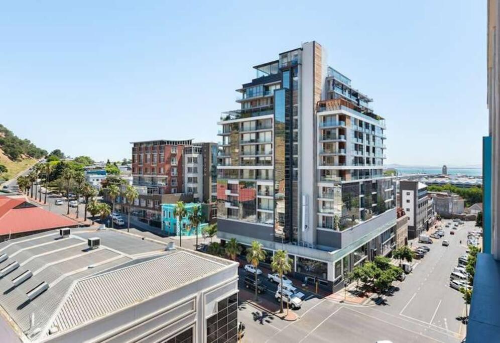 Apartment Luxury 1 Bed In Spectacular Location *